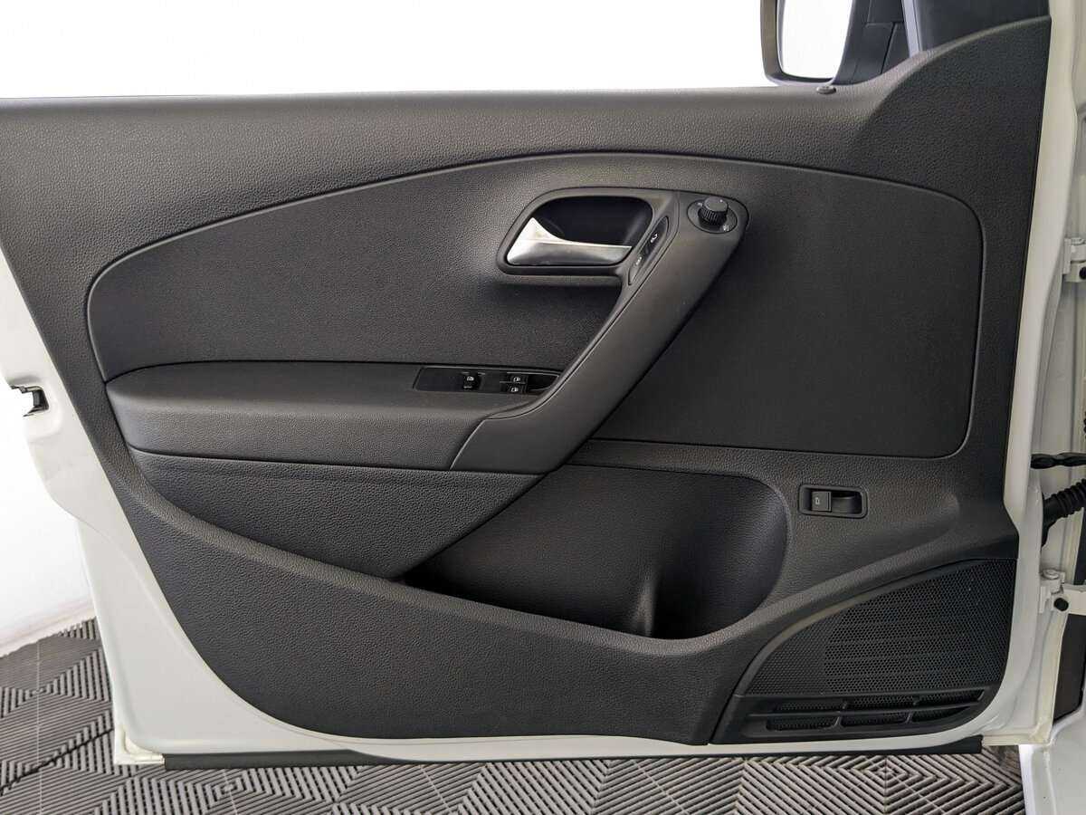 Купить Volkswagen Polo, 2018, 104 329 км, фото №19