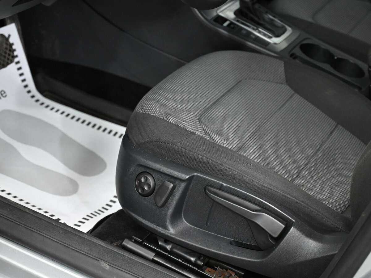 Купить Volkswagen Passat, 2014, 120 000 км, фото №8