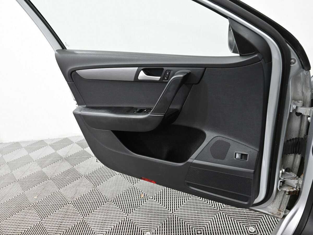 Купить Volkswagen Passat, 2014, 120 000 км, фото №9