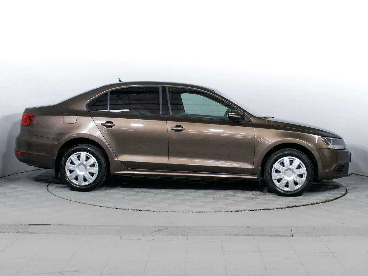 Купить Volkswagen Jetta, 2012, 187 526 км, фото №4