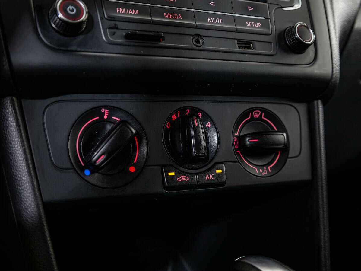 Купить Volkswagen Polo, 2016, 133 360 км, фото №15