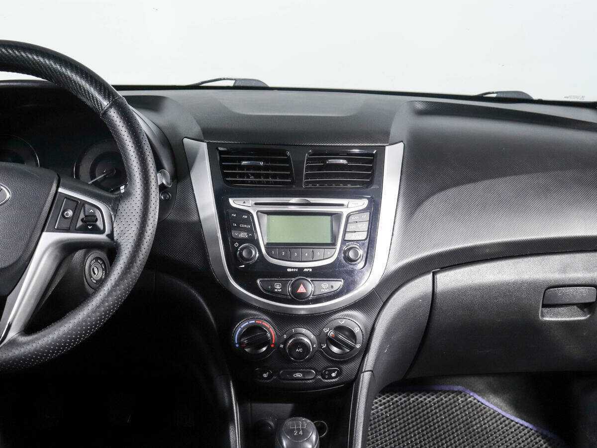 Купить Hyundai Solaris, 2013, 219 486 км, фото №11