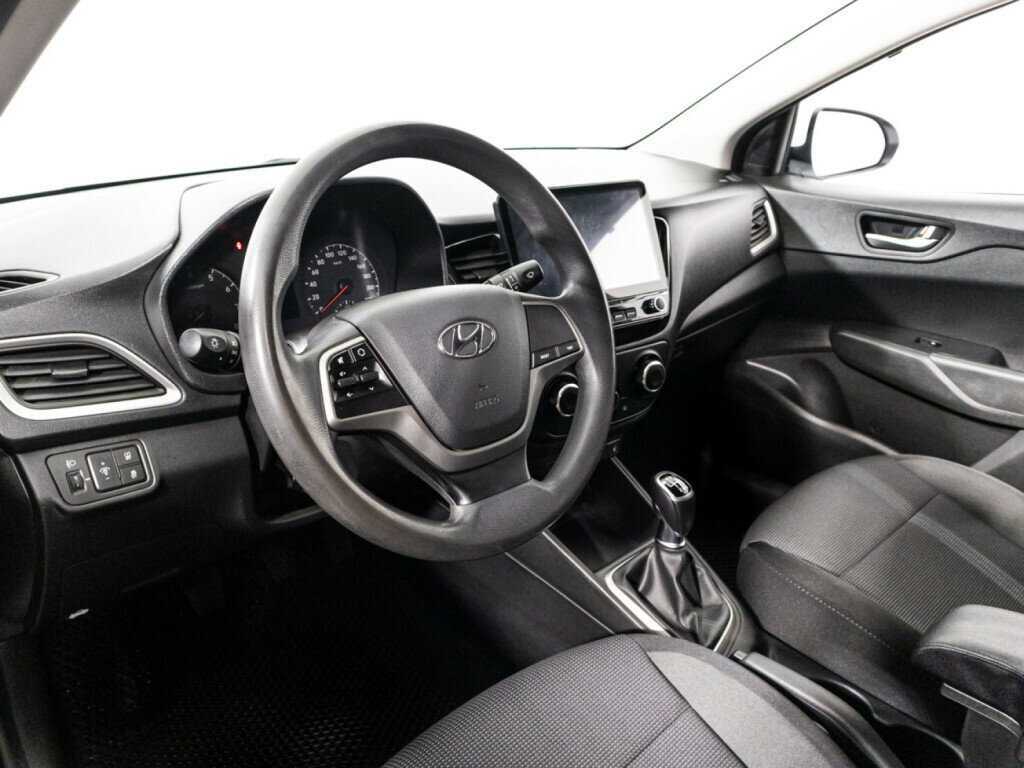Купить Hyundai Solaris, 2017, 110 870 км, фото №11