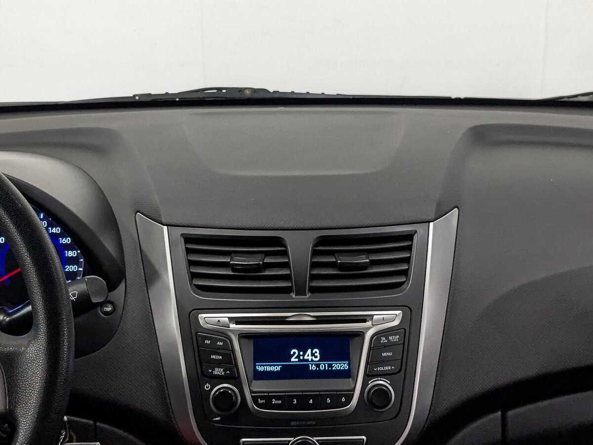 Купить Hyundai Solaris, 2015, 90 379 км, фото №15