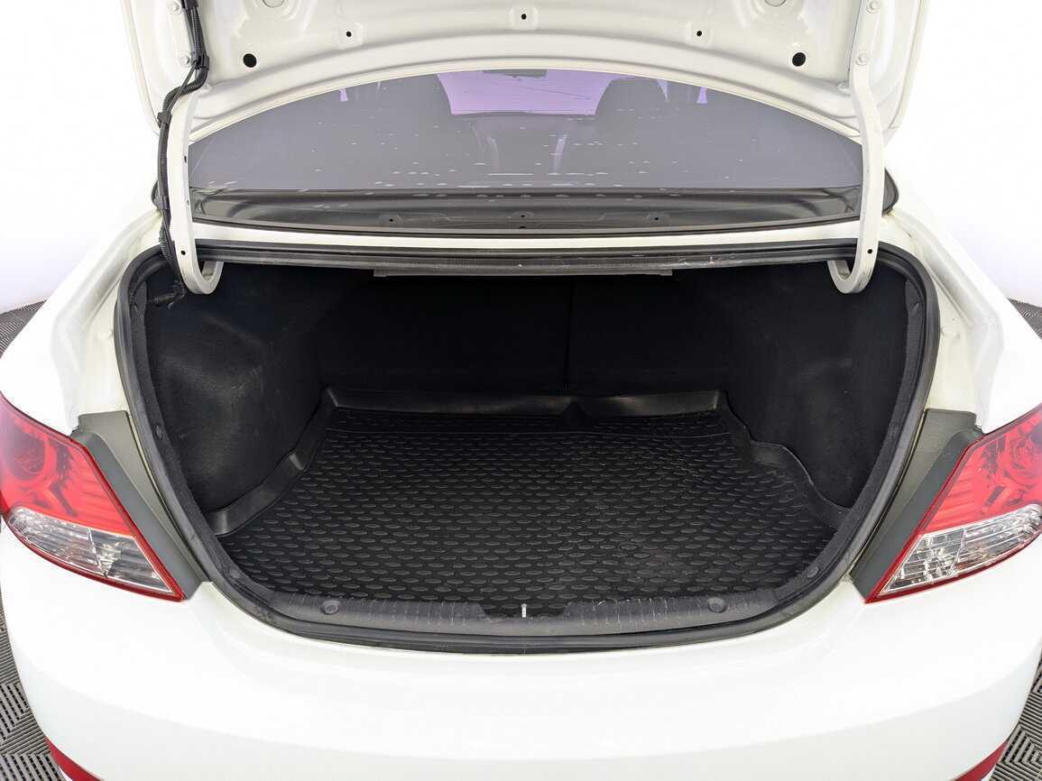 Купить Hyundai Solaris, 2013, 201 000 км, фото №9