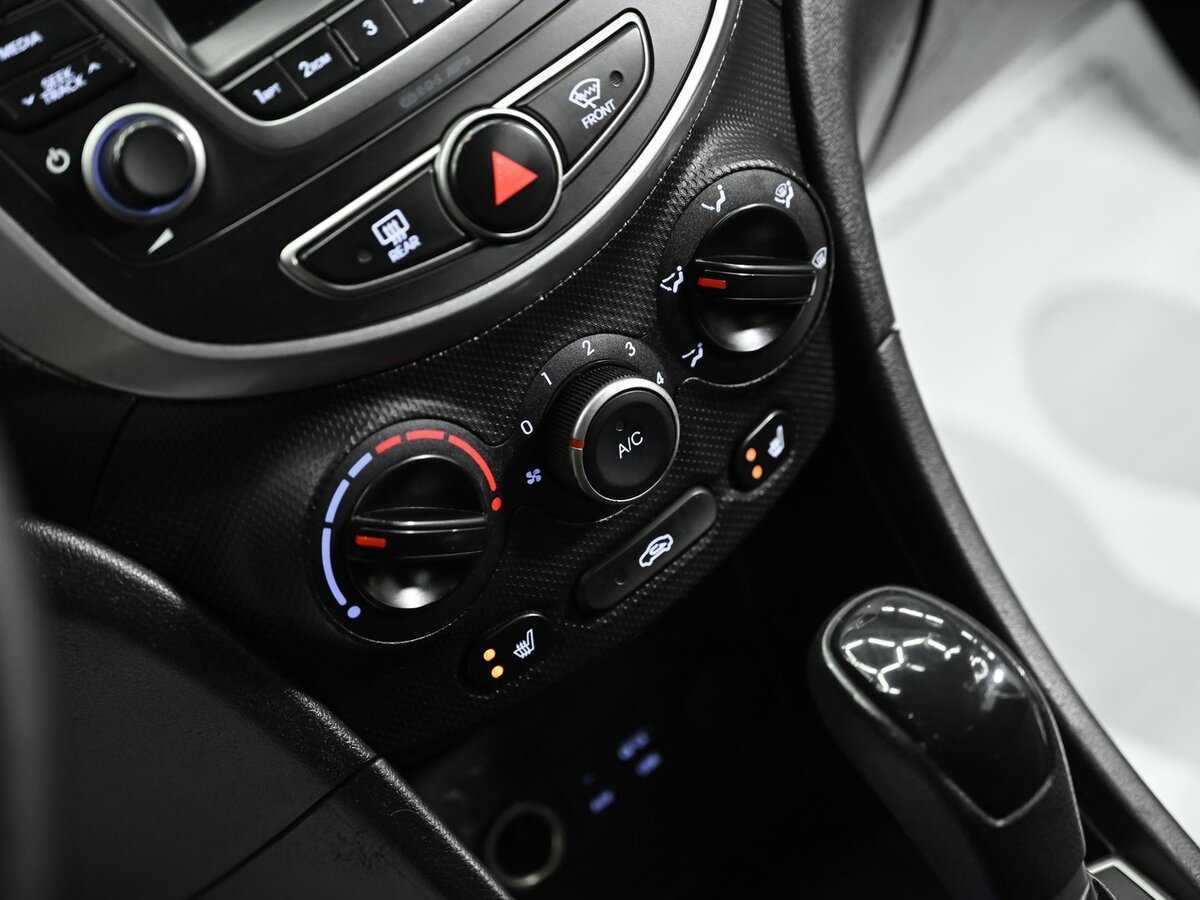 Купить Hyundai Solaris, 2015, 159 000 км, фото №11