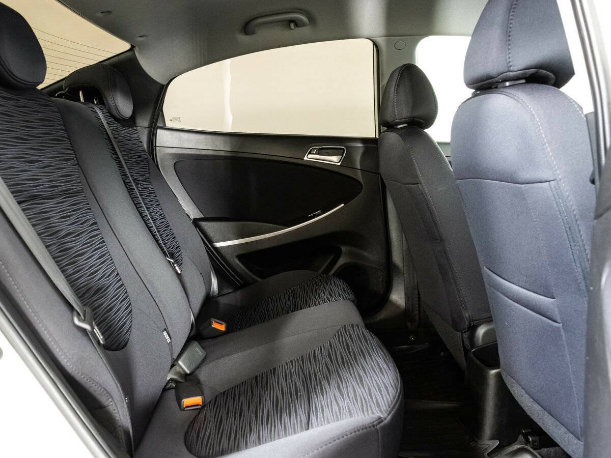 Купить Hyundai Solaris, 2016, 112 982 км, фото №12