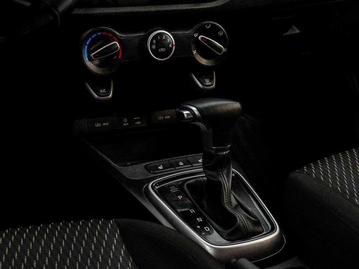 Купить Kia Rio, 2017, 260 535 км, фото №9