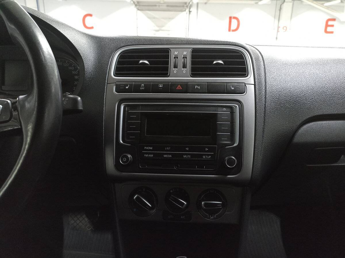 Купить Volkswagen Polo, 2018, 148 202 км, фото №15